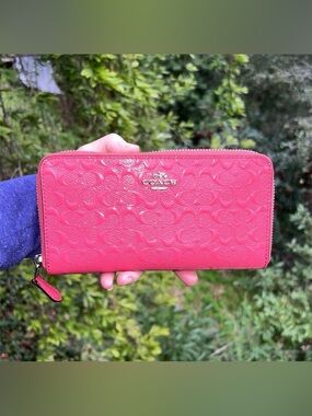 COACH Long Zip-Around Wallet Pink Embossed Leather w Gold Hardware AUTHENTIC